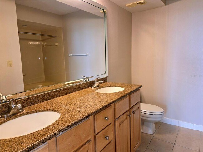 Building Photo - 5801 Bahia Del Mar Cir N