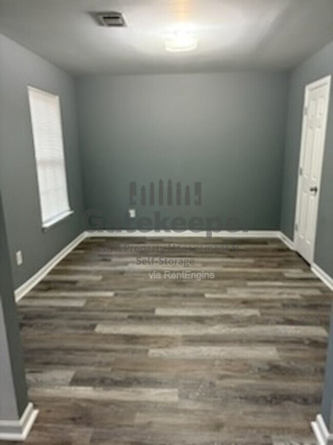 Building Photo - 6263 Shell Dr SW