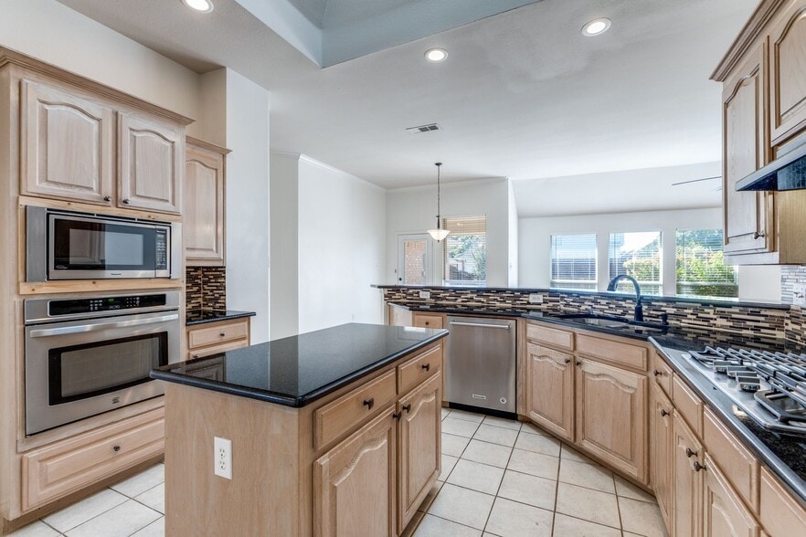 Building Photo - 11913 Wildwood Ln