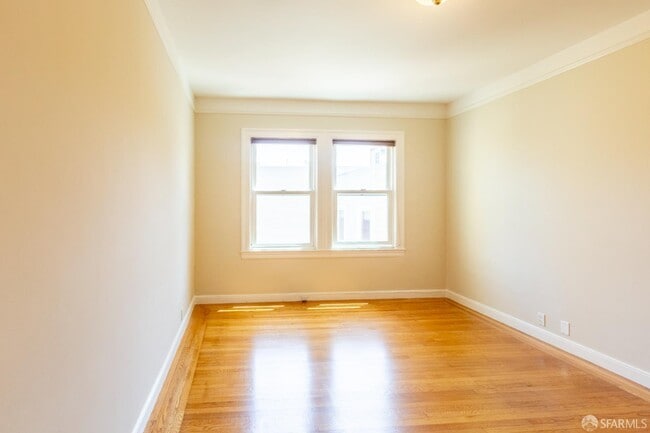 Building Photo - 3014 Baker St