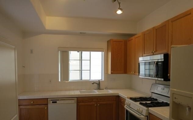 Building Photo - 17726 Kinzie St