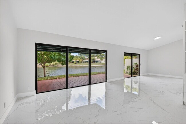 Building Photo - 6545 Las Flores Dr