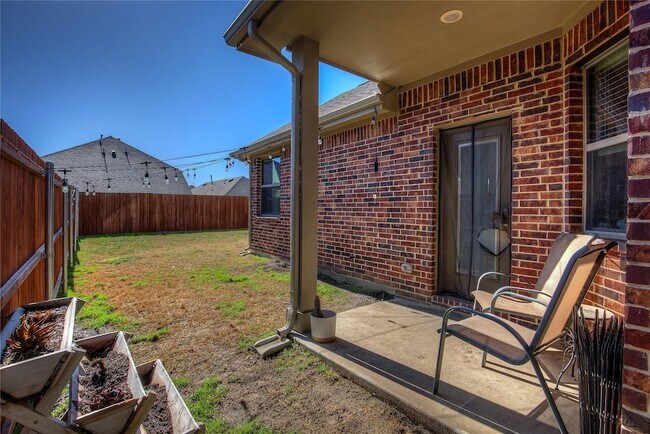 Building Photo - 3916 Ford Dr