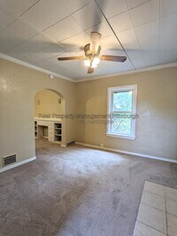 Building Photo - 302 W Miller Ave