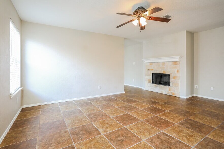 Building Photo - 7501 Grass Valley Tr