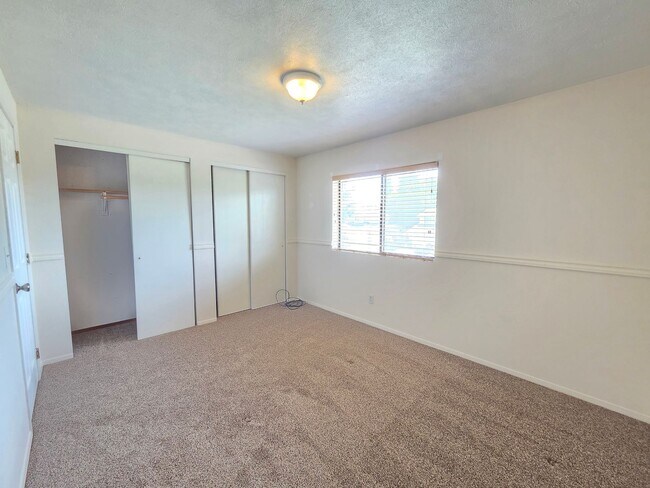 Building Photo - $2,495 - 4 Bed / 2 Bath Beautiful Home in Indian Trail