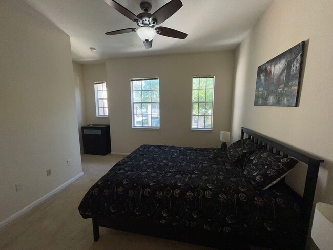 Building Photo - Furnished End Unit 2 Bedroom 2 Bath 2nd fl...