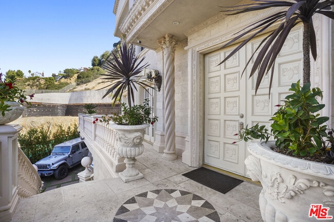 Building Photo - 2258 Gloaming Way