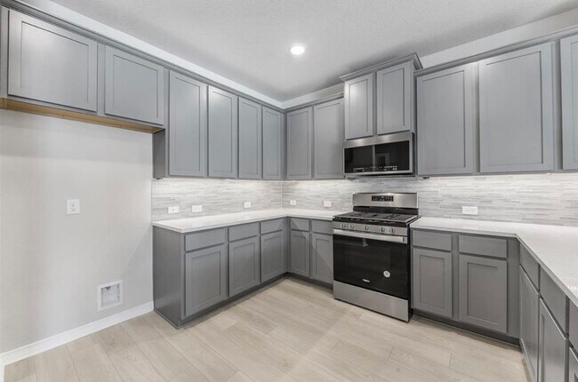 Building Photo - 8046 Scanlan Trce