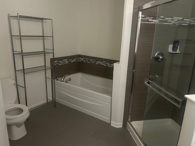 Building Photo - 2995 Henley Ln