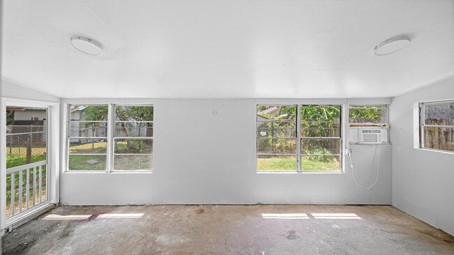 Building Photo - 1322 Magnolia St