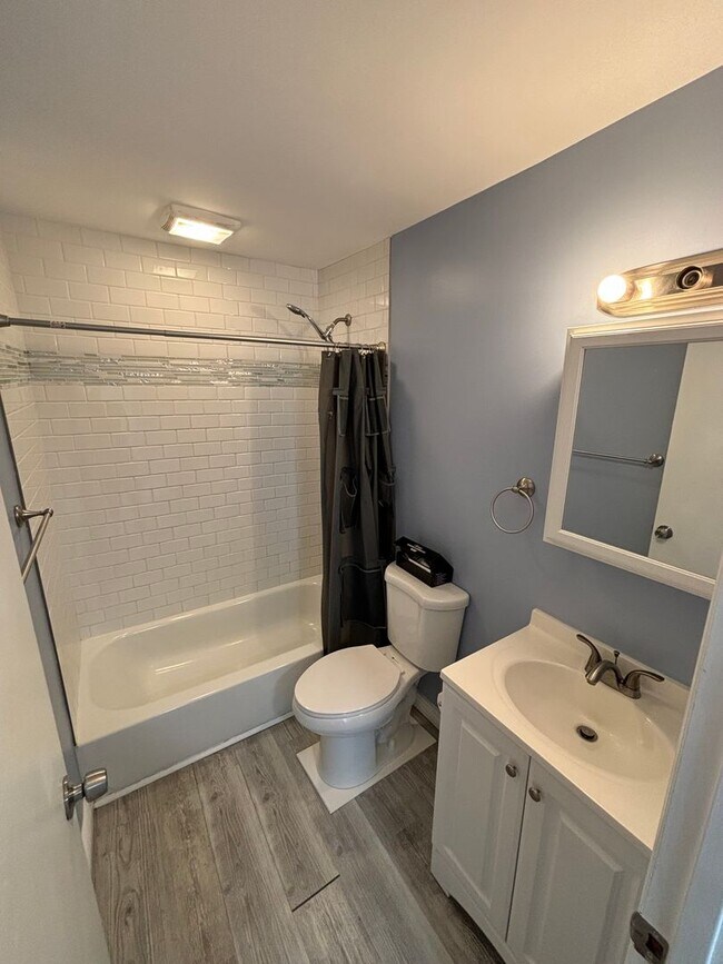 Building Photo - 4430 Glendale Dr