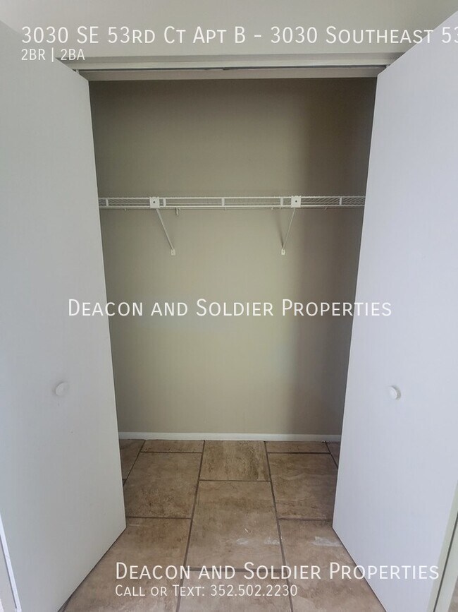 Building Photo - 3030 SE 53rd Ct