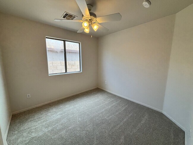 Building Photo - 3559 W Lost Village Ln