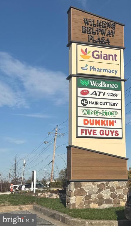 Building Photo - 17 Holland Hill Ct