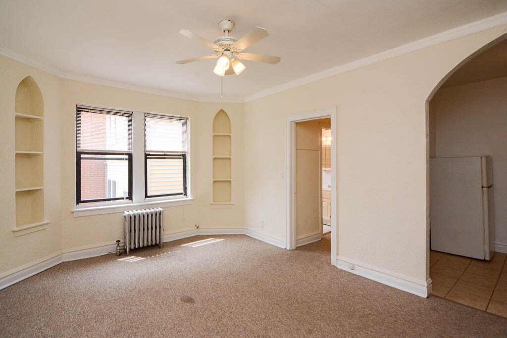 Building Photo - 4842 N Damen Ave