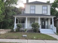 Building Photo - 114 NE Tuscawilla Ave