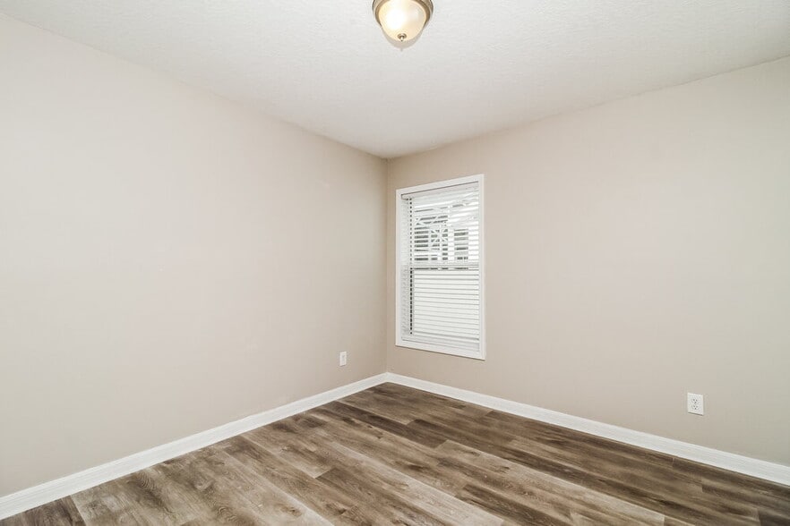 Building Photo - 2120 Old S Ln