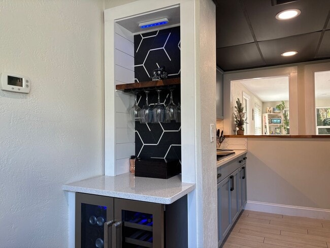 Building Photo - 3BR 2BA for Rent NSB between US1 & the River