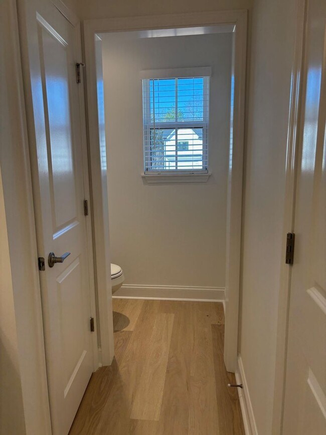 Building Photo - Knoxville 37920 - 3 bedroom 2.5 bath - cal...