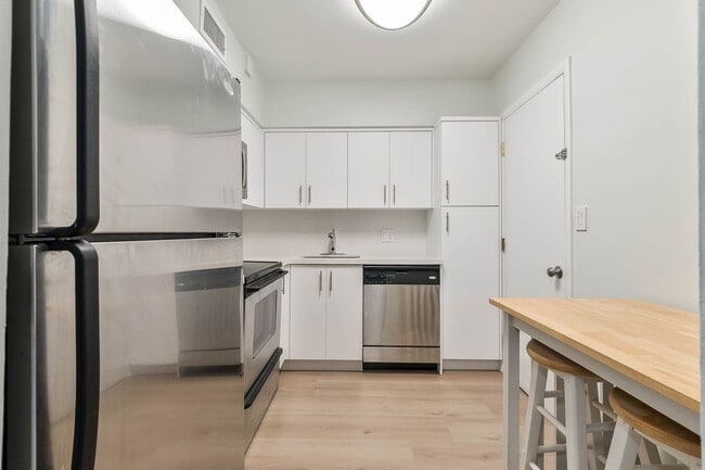 Building Photo - 1150 Madruga Ave
