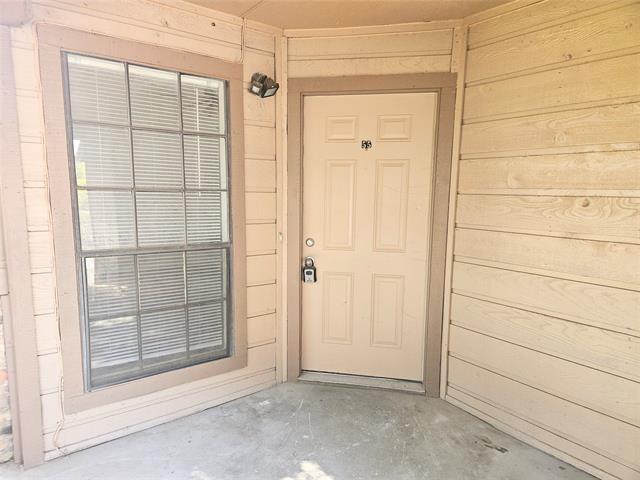 Building Photo - 508 E Denton Dr