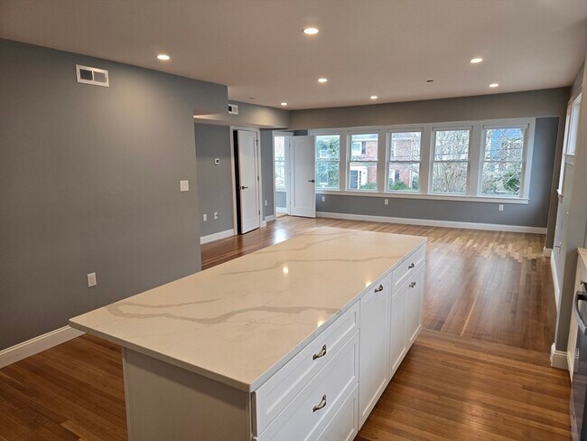 Building Photo - 29 Appleton St