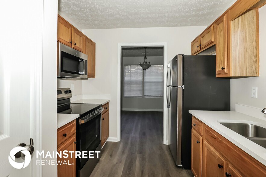 Building Photo - 955 Foxworthy Ln