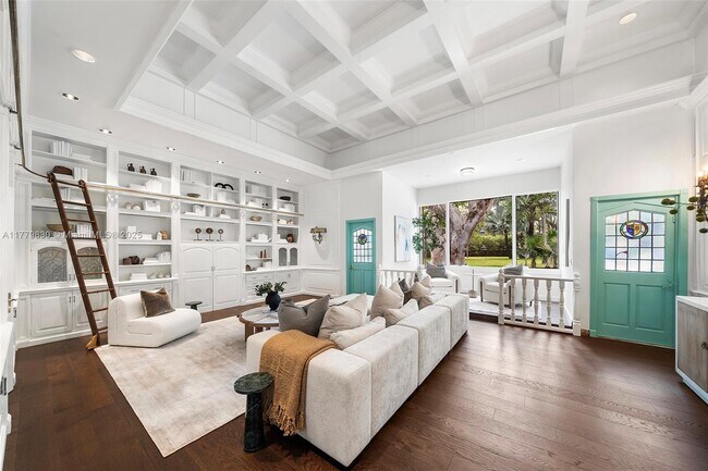 Building Photo - 3500 Flamingo Dr