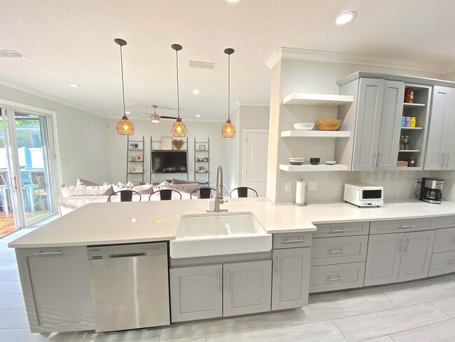 Building Photo - Lake Nona Pool Home for Rent 4bed 3 bath