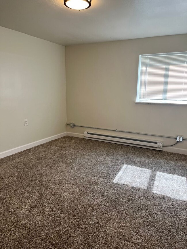 Building Photo - 1 bedroom apartment in Rockford available