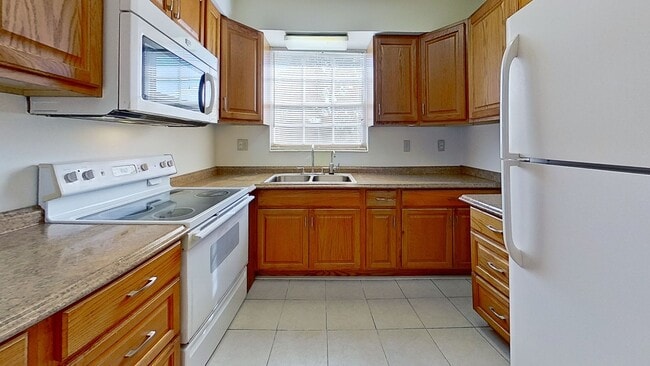 Building Photo - Cute 1 Bed 1 Bath Condo in Colonial Point!