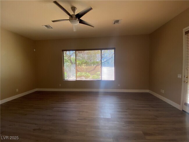Building Photo - 17 Moraine Dr