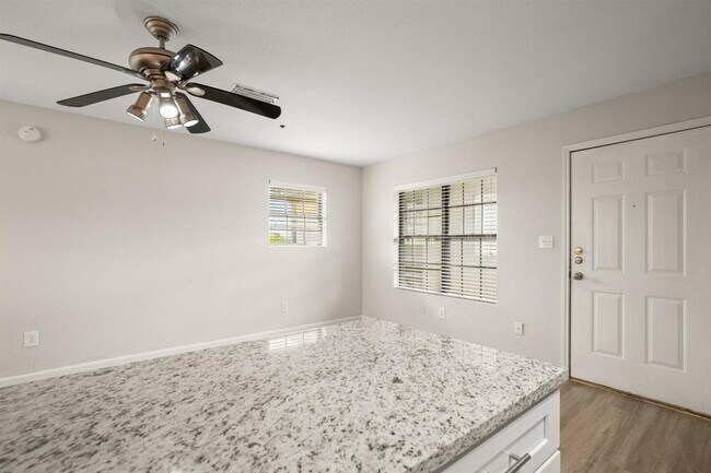 Building Photo - 1013 W 23rd St