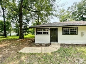 Building Photo - 1 Bedroom/1 Bath Duplex Unit Available for...