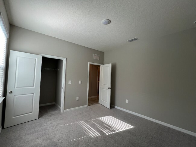 Building Photo - 980 Vineyard Rdg Rd