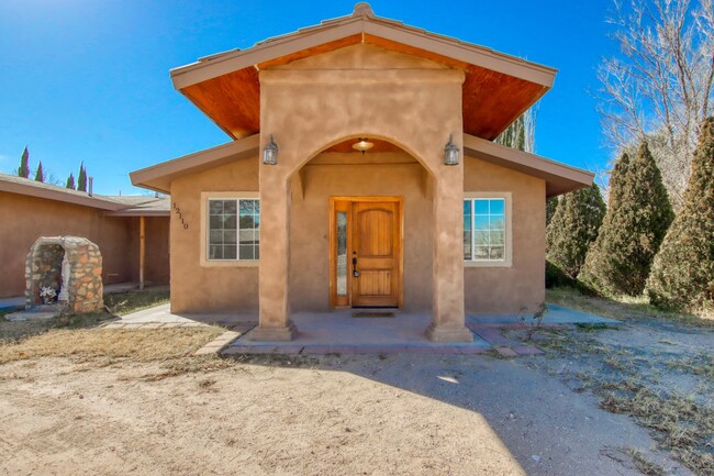 Building Photo - Beautiful East side HOME in Clin. Tx