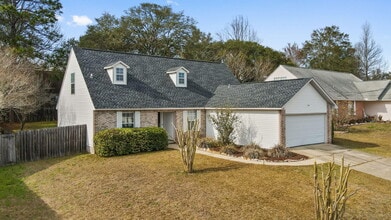 Building Photo - 107 Trenton Ave