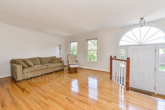 Building Photo - 6868 McLean Province Cir