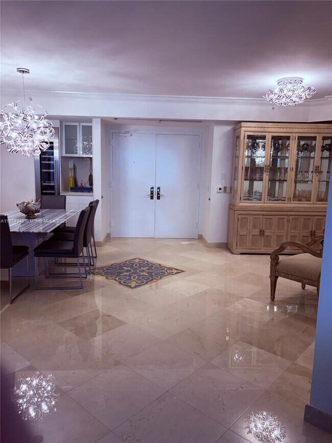 Building Photo - 4779 Collins Ave