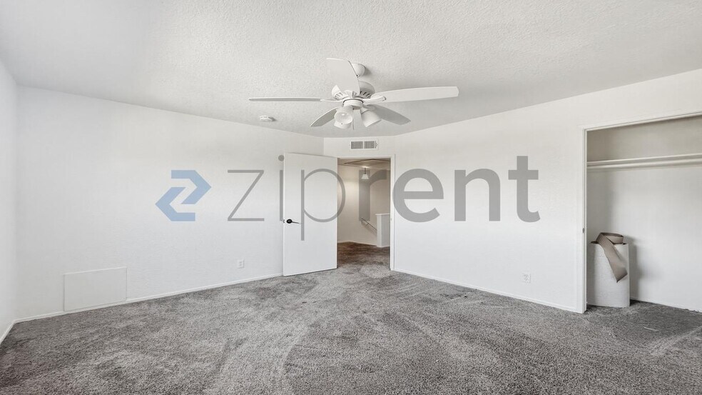 Building Photo - 5188 E Ashlan Ave