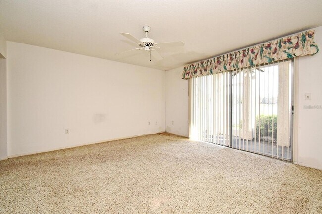 Building Photo - 536 Orange Dr