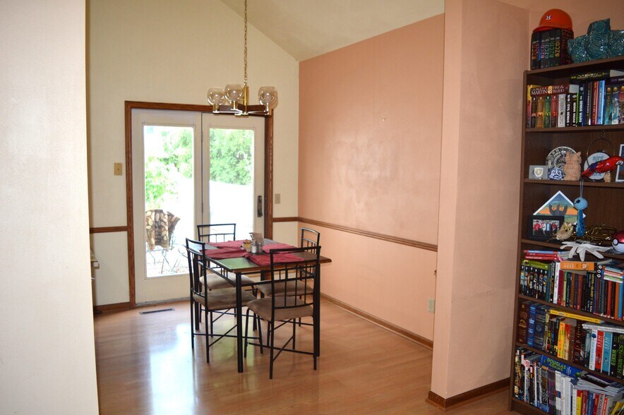 Building Photo - 7917 W Oakbrook Cir