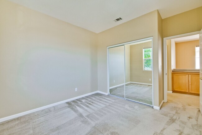 Building Photo - 443 Farrel Ct