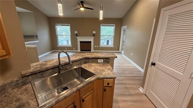 Building Photo - 10414 Villa View Cir