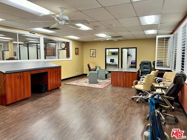 Building Photo - 7353 Canoga Ave