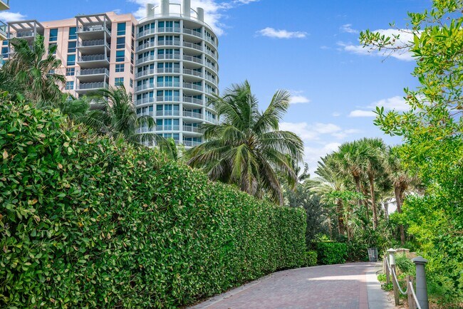 Building Photo - 1500 Ocean Dr