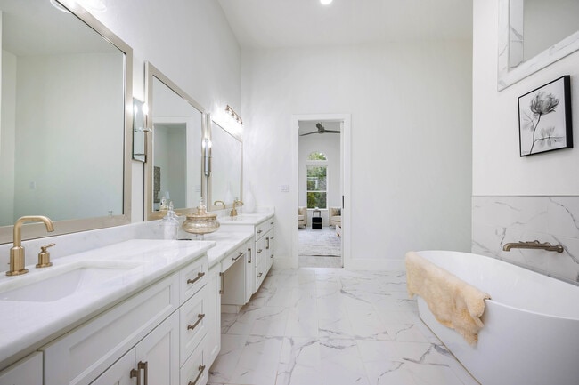 Building Photo - 846 Maximino Ridge Rd.