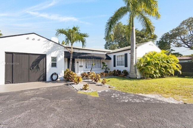 Building Photo - 5943 Biscayne Blvd