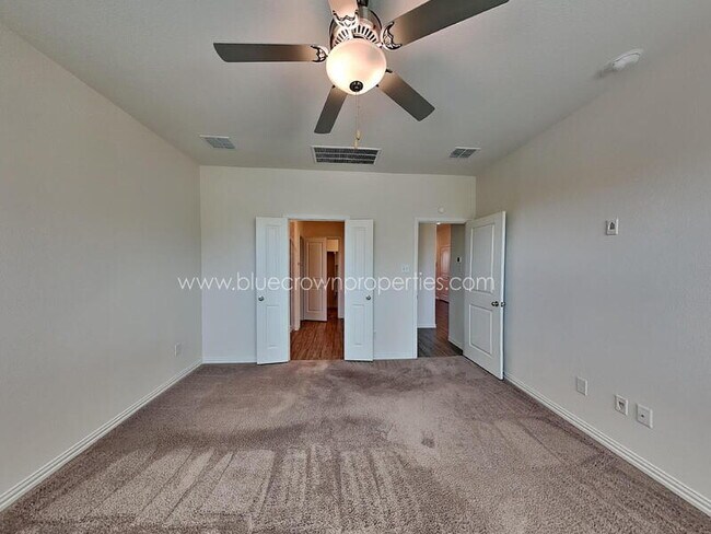 Building Photo - 4925 Woodloch Dr